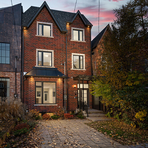 146 Strachan Ave